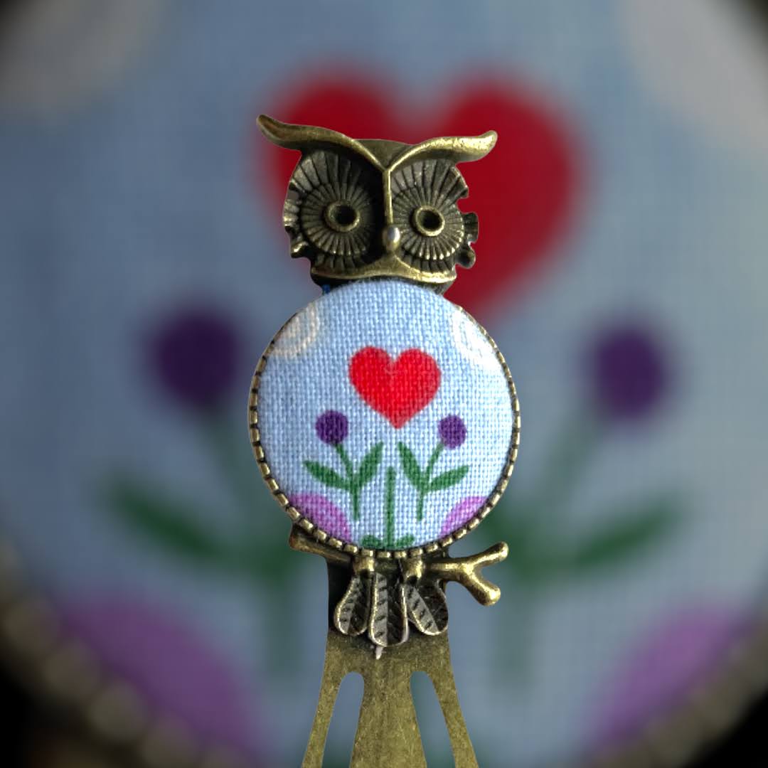 Owl with red heart bookmark